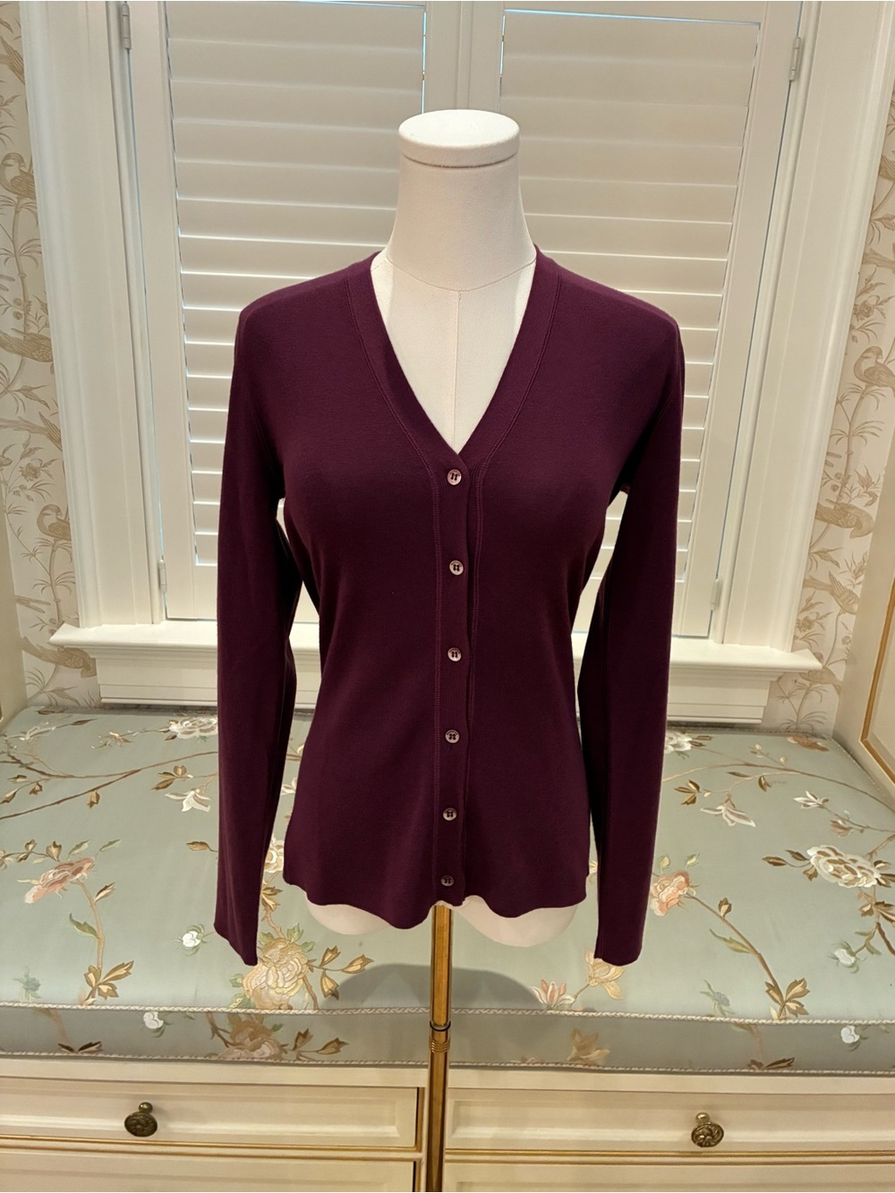 NWOT Manrico 100% Cashmere Women's V-Neck Button Cardigan Sweater in Deep Plum